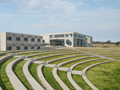 woxen school of business
